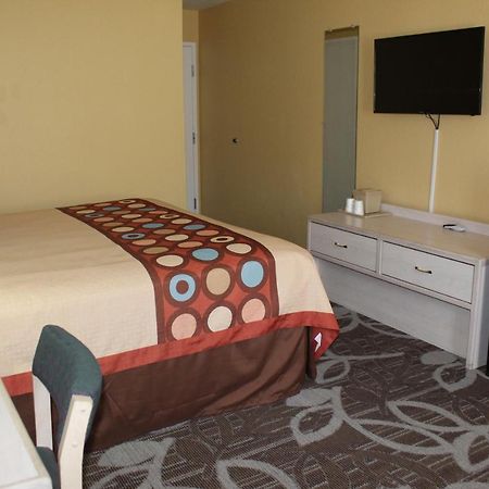 Super 8 By Wyndham Nephi Hotell Eksteriør bilde