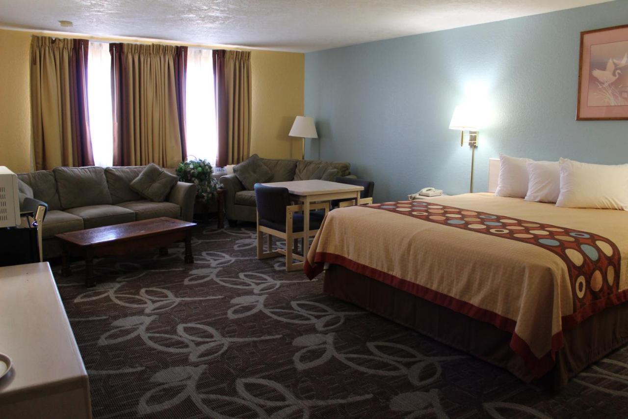 Super 8 By Wyndham Nephi Hotell Eksteriør bilde