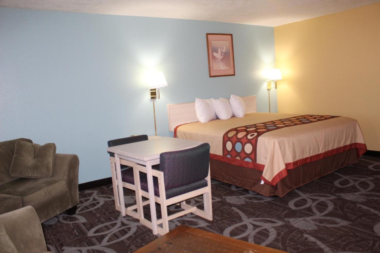 Super 8 By Wyndham Nephi Hotell Eksteriør bilde