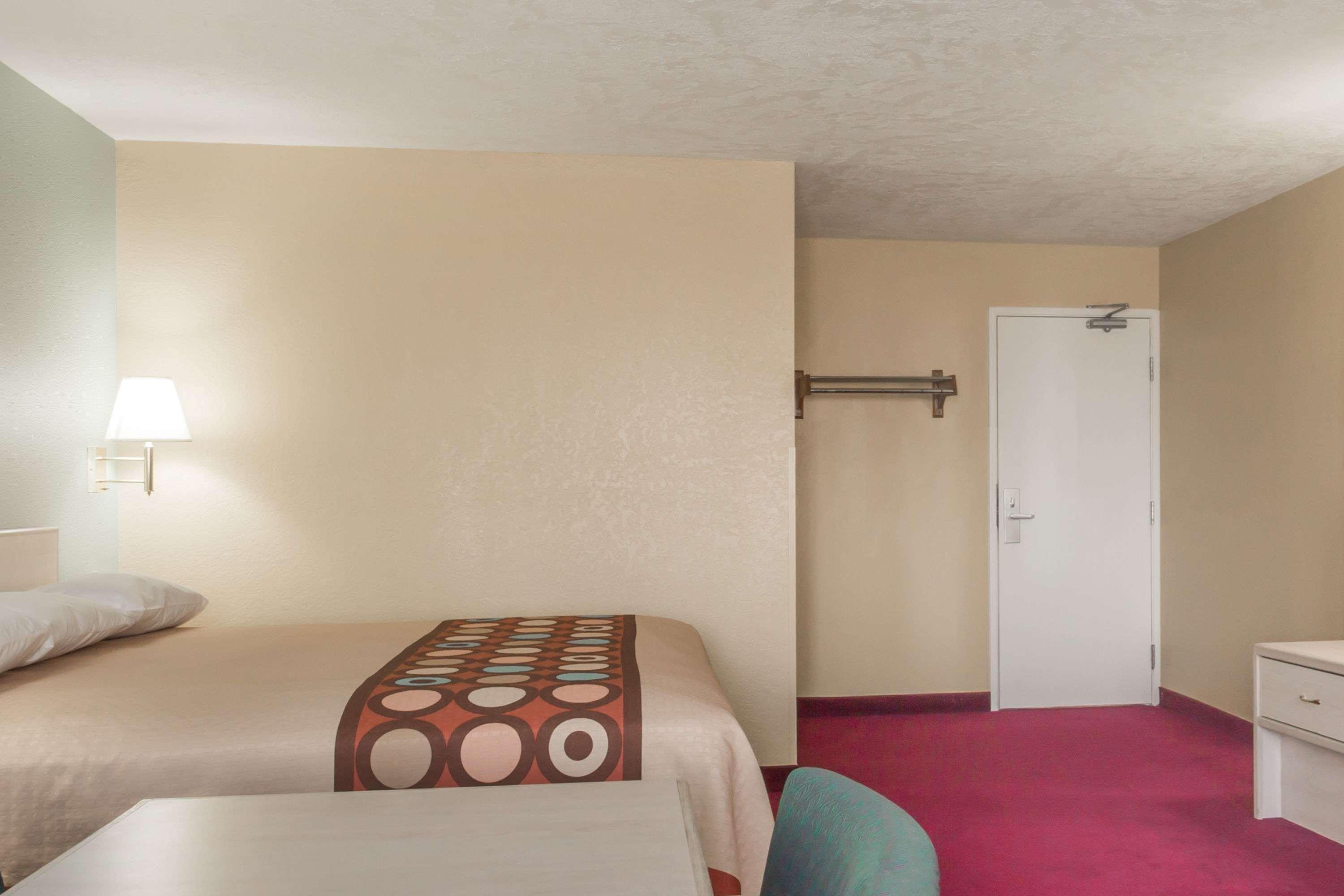 Super 8 By Wyndham Nephi Hotell Eksteriør bilde