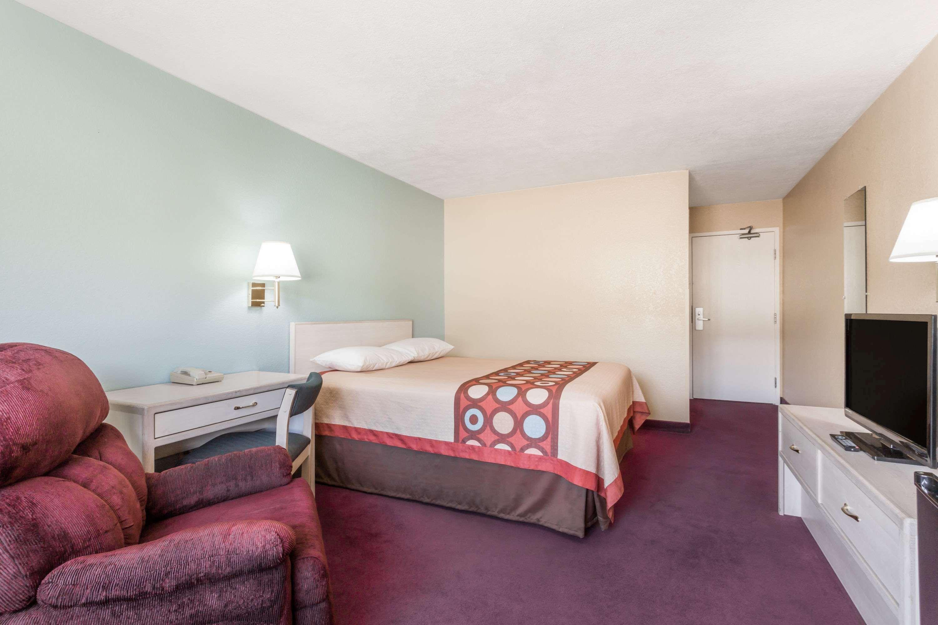 Super 8 By Wyndham Nephi Hotell Eksteriør bilde
