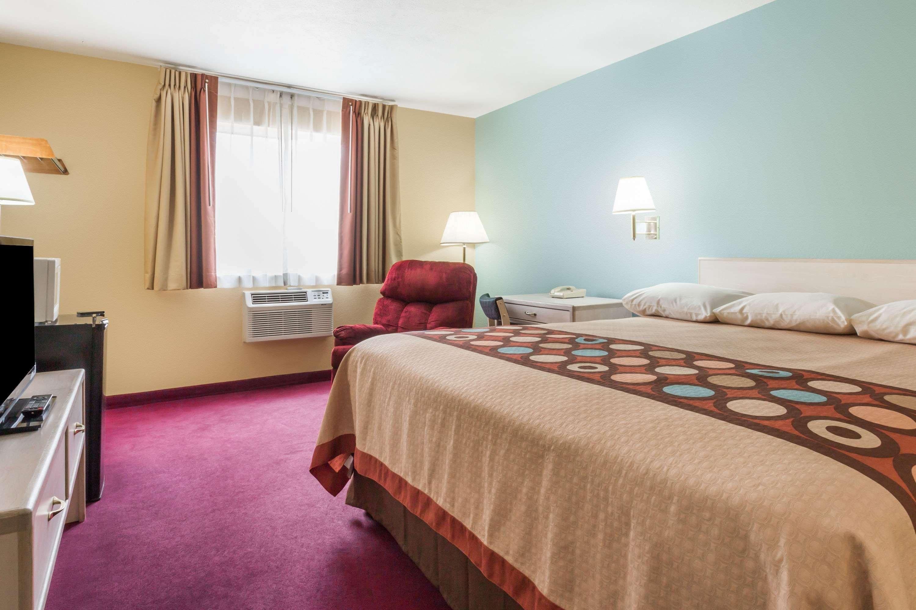 Super 8 By Wyndham Nephi Hotell Eksteriør bilde
