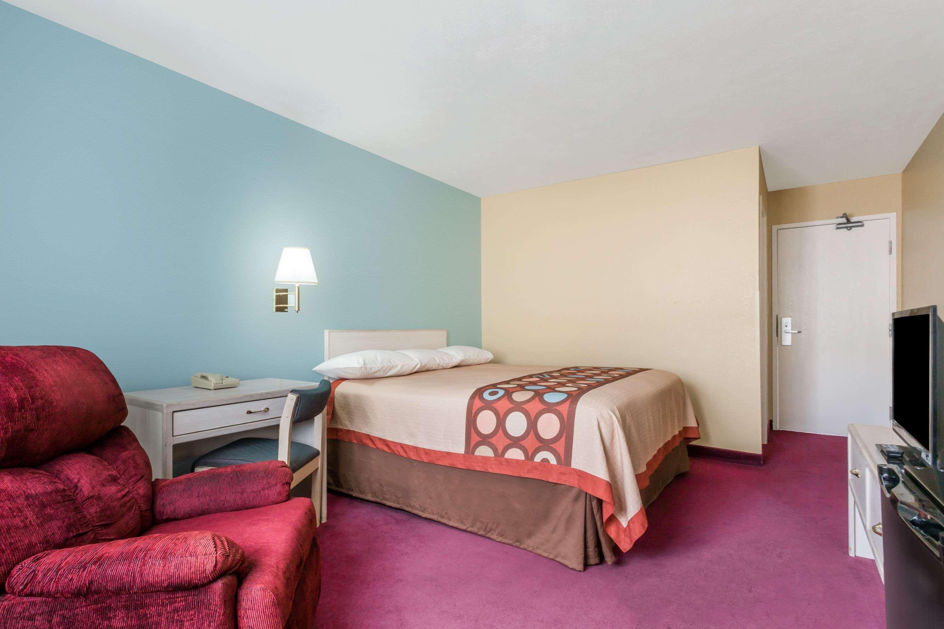 Super 8 By Wyndham Nephi Hotell Eksteriør bilde